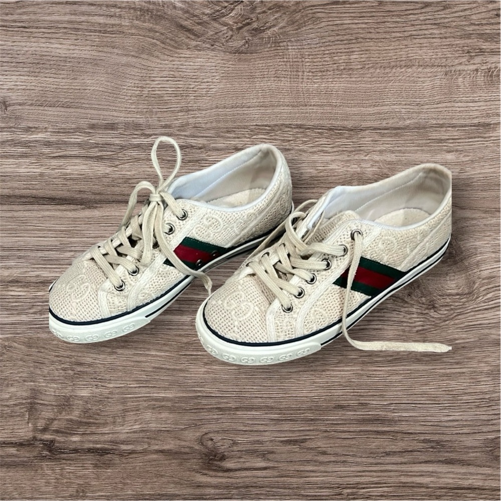 Gucci cloth tennis sneakers size 9
